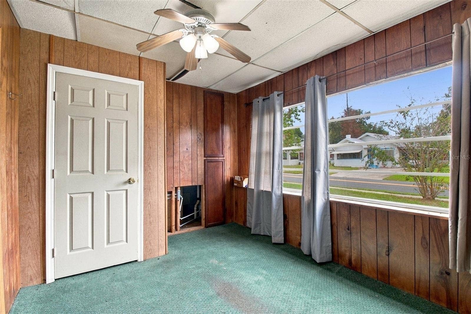 444 AVENUE I SE, Winter Haven, FL 33880 Entry Room