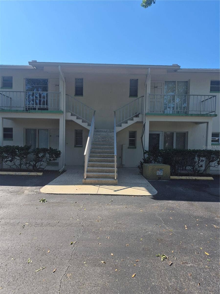8301 BARDMOOR BOULEVARD, #209, Seminole, FL 33777 8301 BARDMOOR BOULEVARD, #209, Seminole, FL 33777
