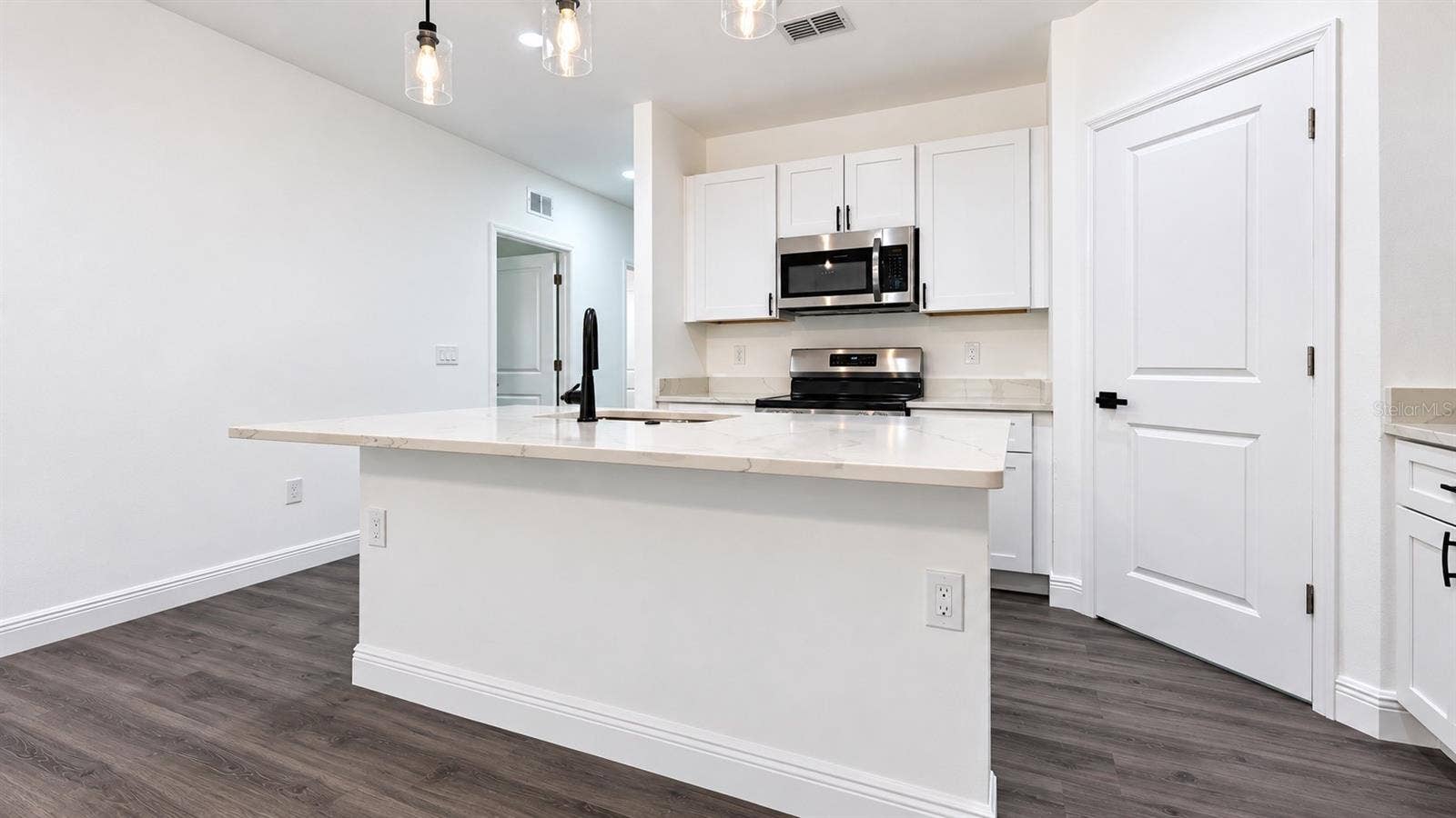 1028 S TERRY AVENUE, Lakeland, FL 33815 1028 S TERRY AVENUE, Lakeland, FL 33815