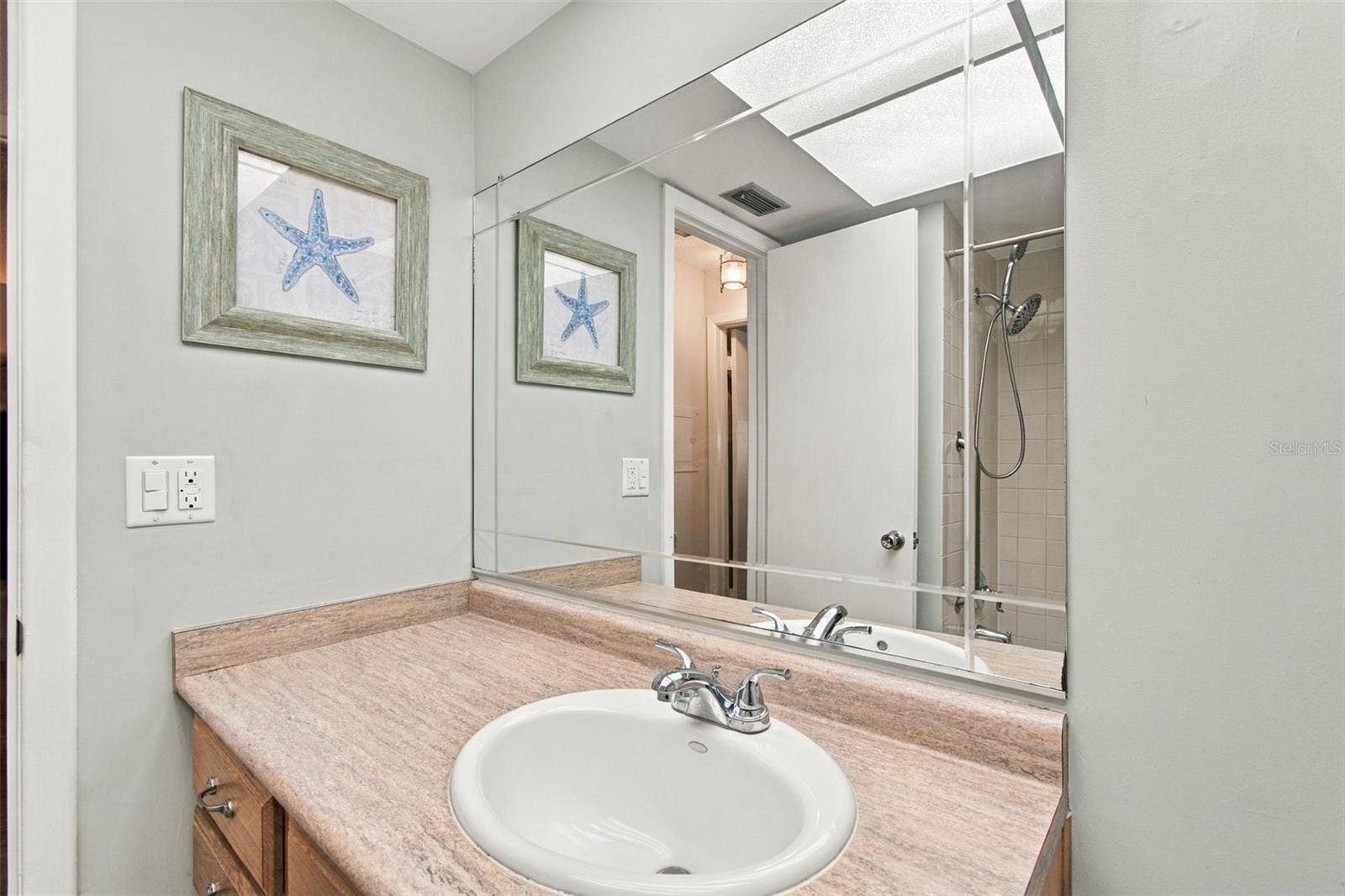 11200 102ND AVENUE, #116, Seminole, FL 33778 Bath