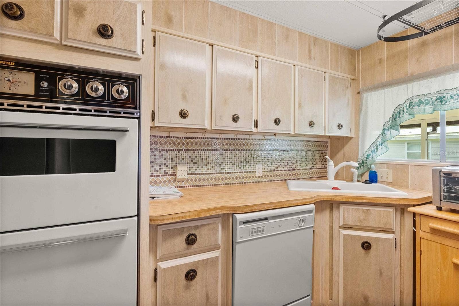 5244 JO STREET, Zephyrhills, FL 33542