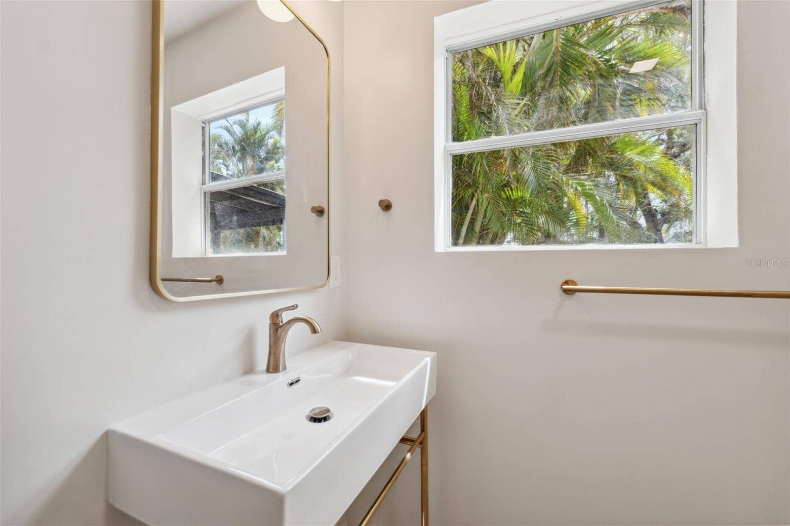 108 5TH STREET, Belleair Beach, FL 33786 Full bath
