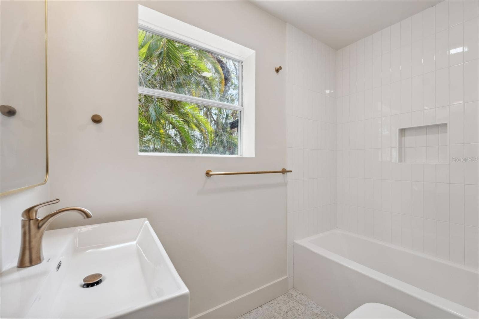 108 5TH STREET, Belleair Beach, FL 33786 Full Bath