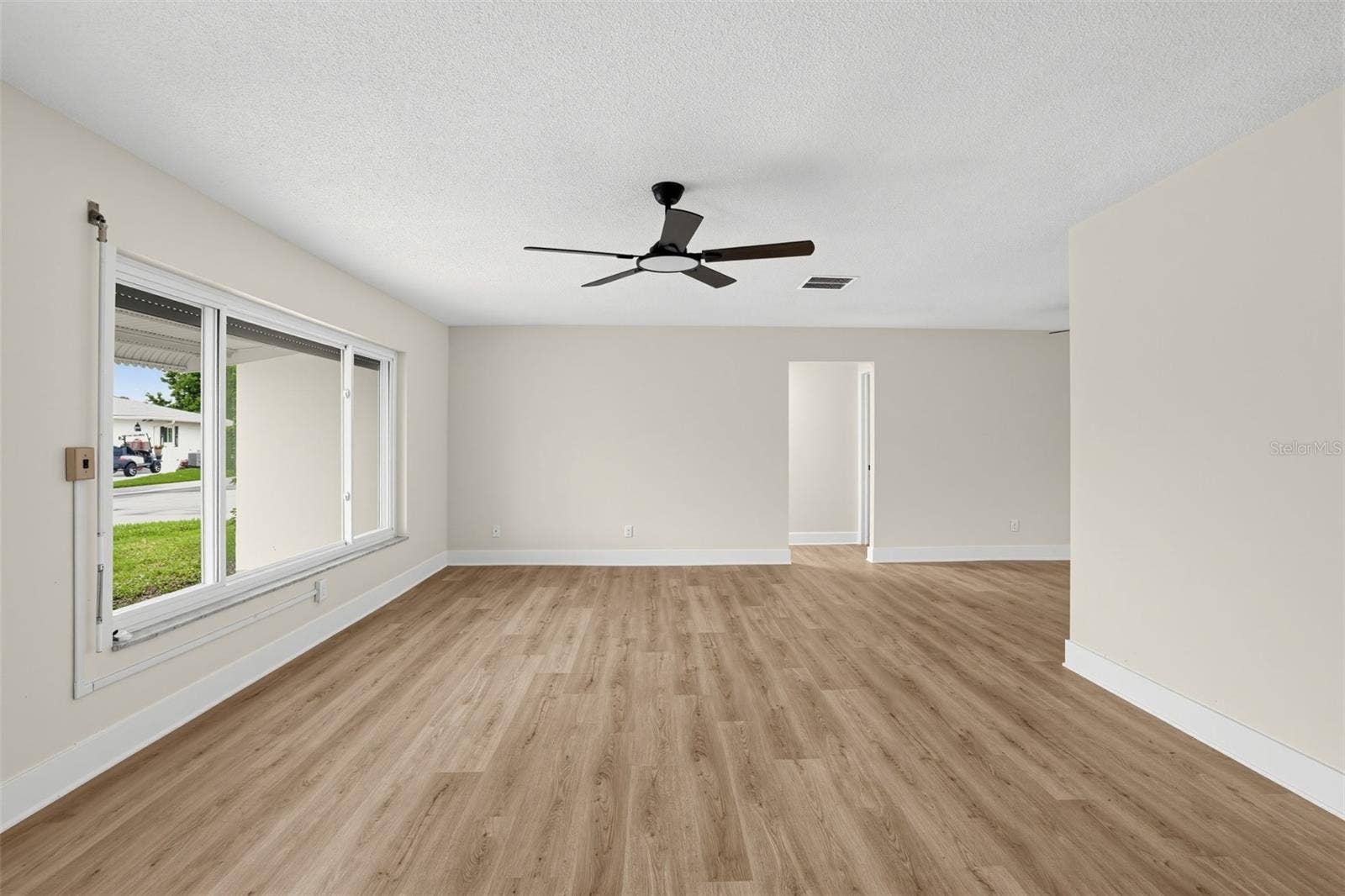 9640 45TH STREET N, Pinellas Park, FL 33782 Living Room