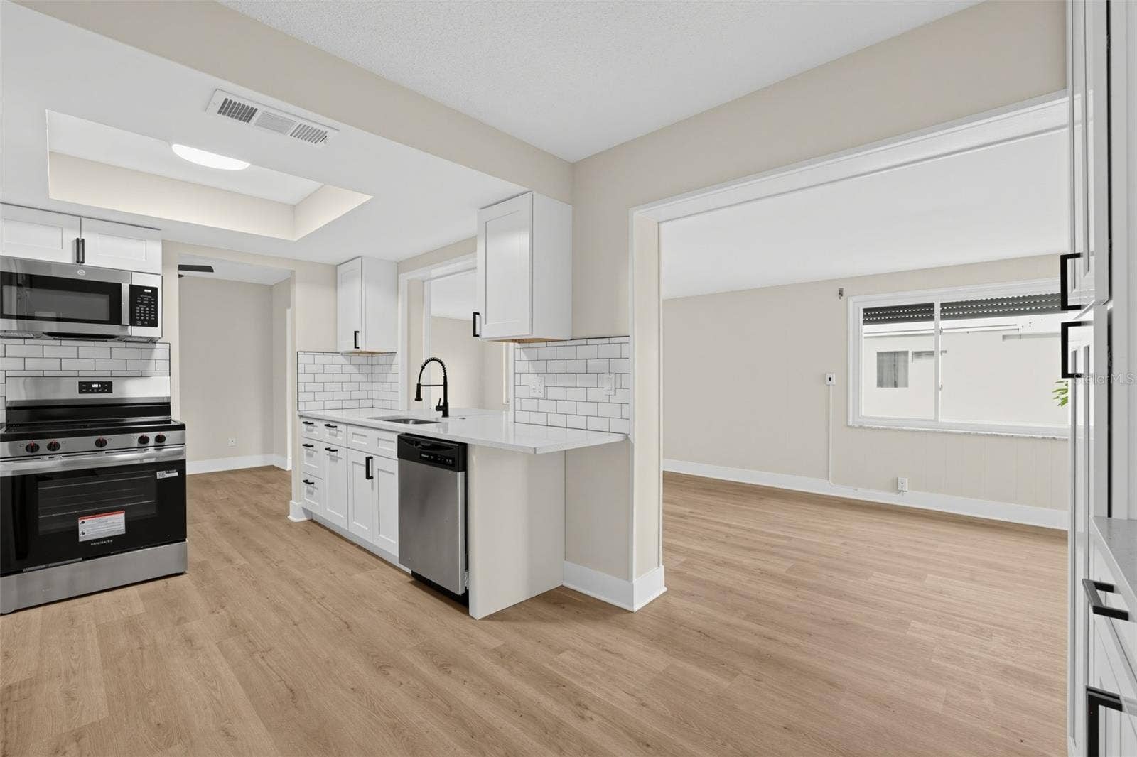 9640 45TH STREET N, Pinellas Park, FL 33782 Kitchen