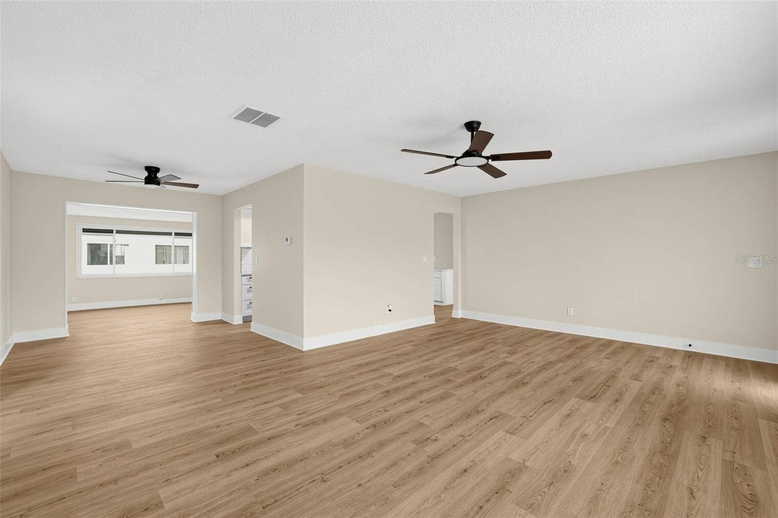 9640 45TH STREET N, Pinellas Park, FL 33782 Living Room