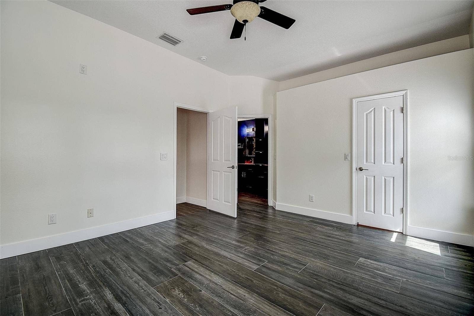 1709 SCOTCH PINE DRIVE, Brandon, FL 33511 Primary Bedroom looking toward the Primary Bath