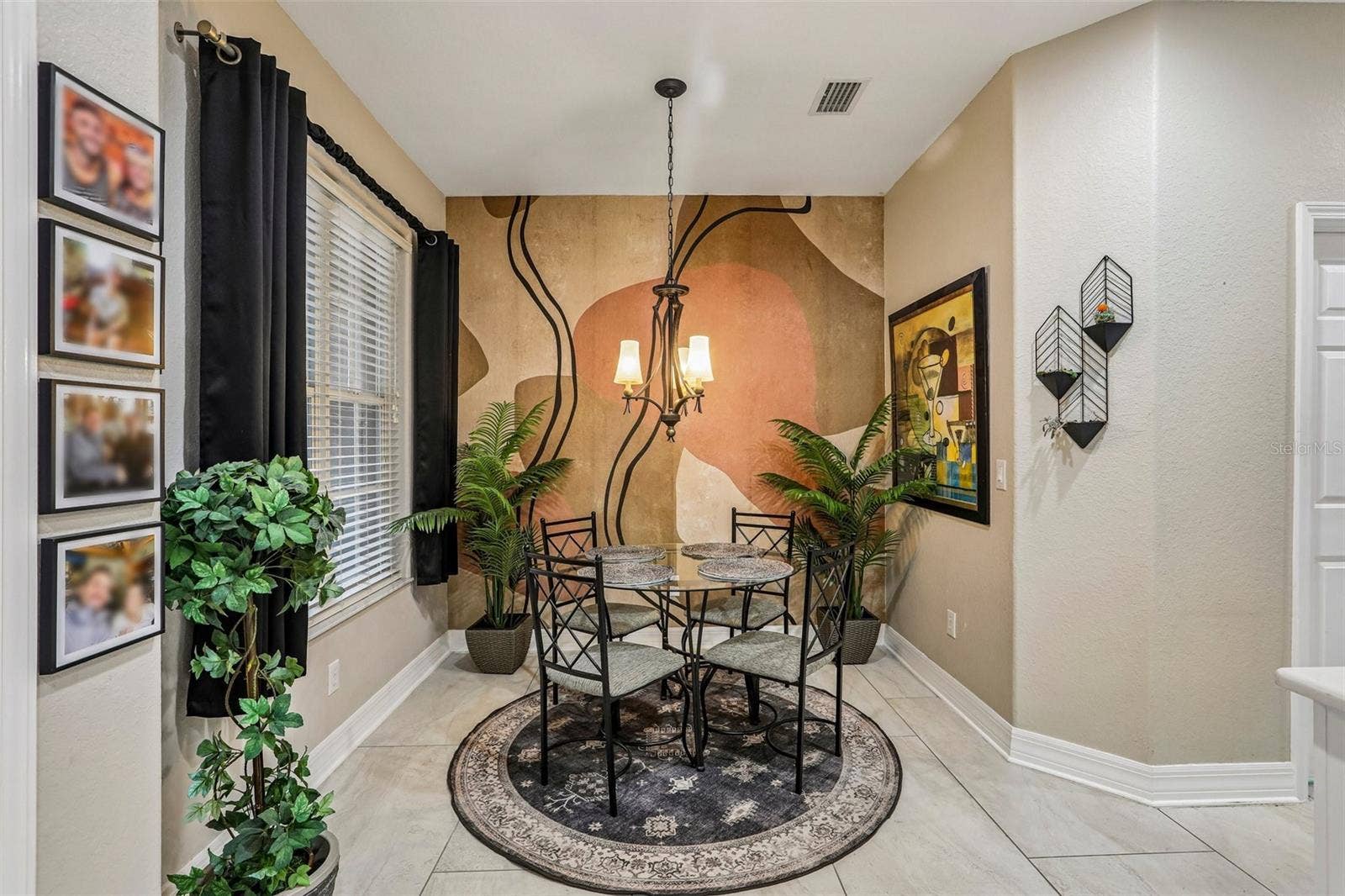 Breakfast nook