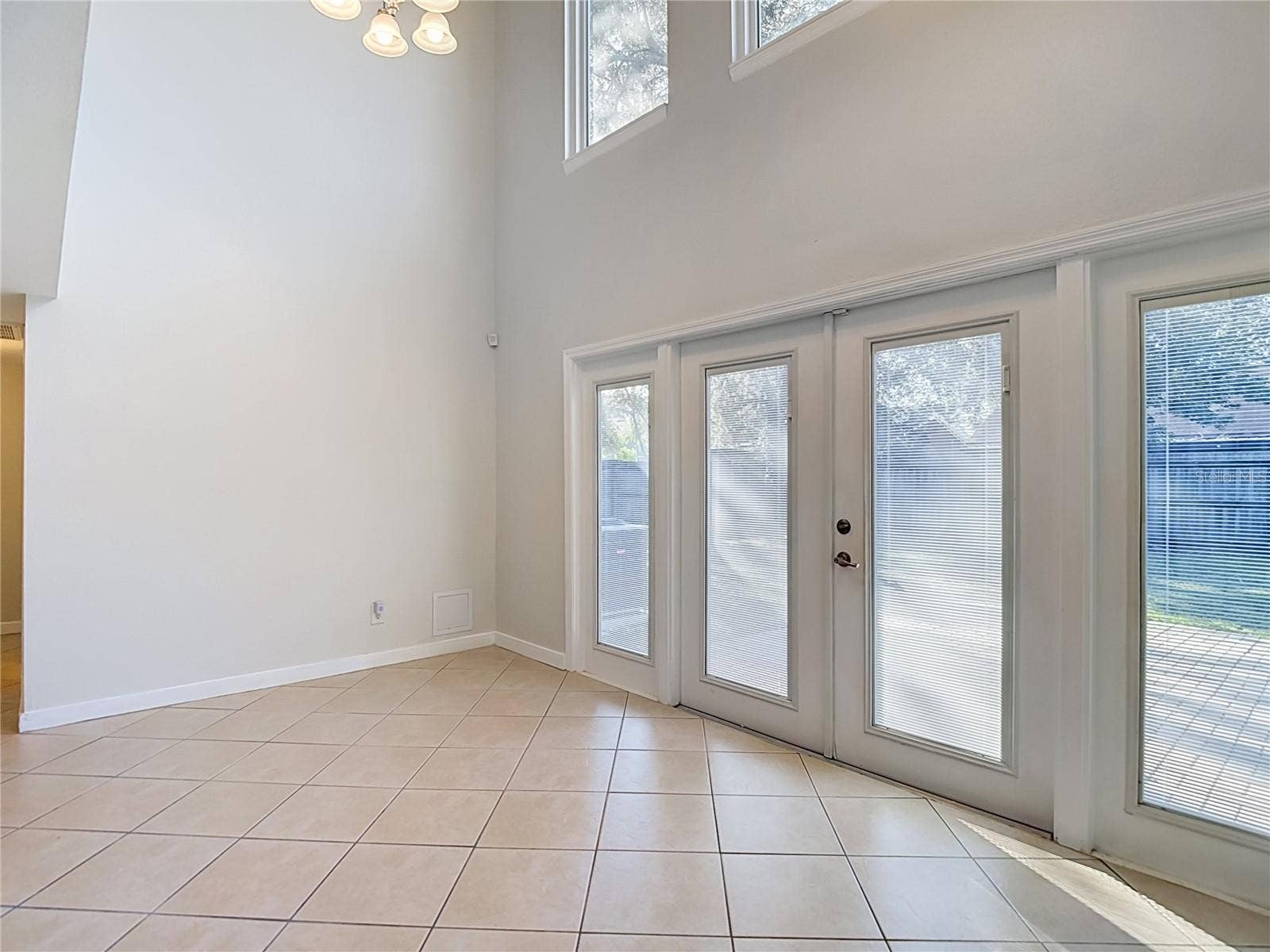 607 BREEZEWAY COURT, Brandon, FL 33511 607 BREEZEWAY COURT, Brandon, FL 33511