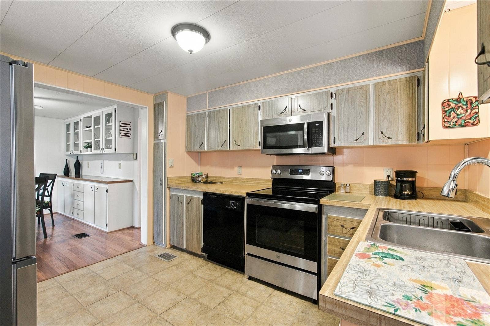 104 52ND AVENUE PLAZA E, Bradenton, FL 34203 104 52ND AVENUE PLAZA E, Bradenton, FL 34203