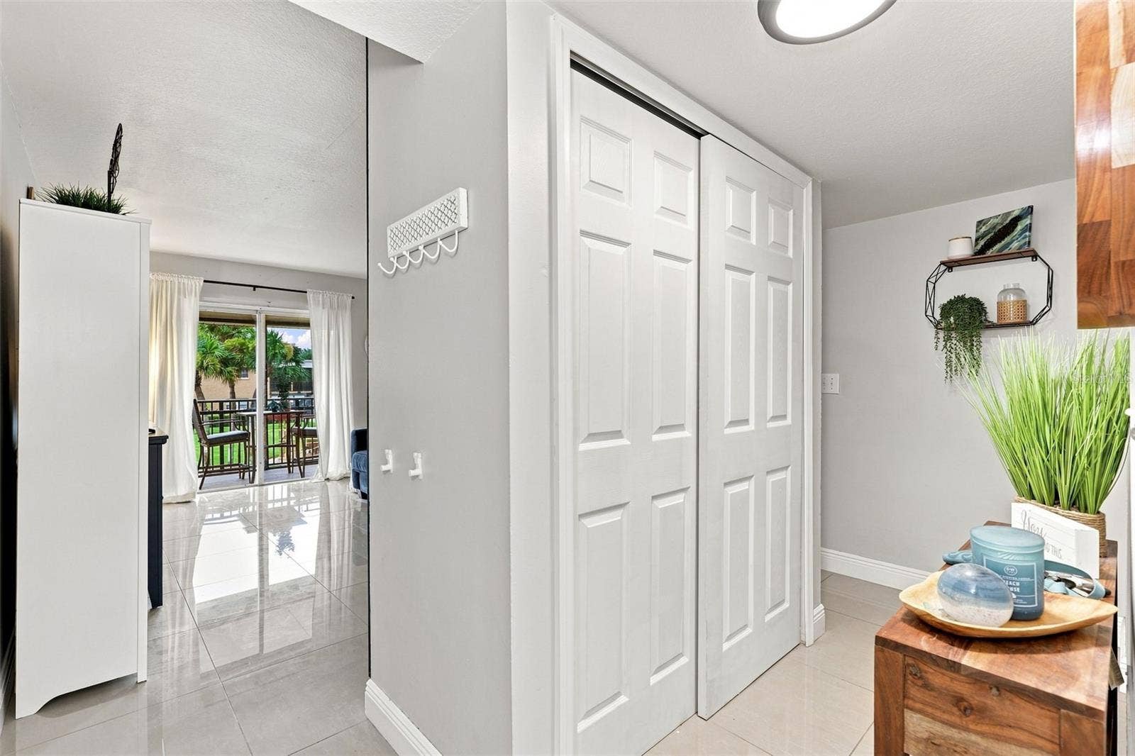1000 LAKE OF THE WOODS BOULEVARD, #202B, Fern Park, FL 32730 1000 LAKE OF THE WOODS BOULEVARD, #202B, Fern Park, FL 32730