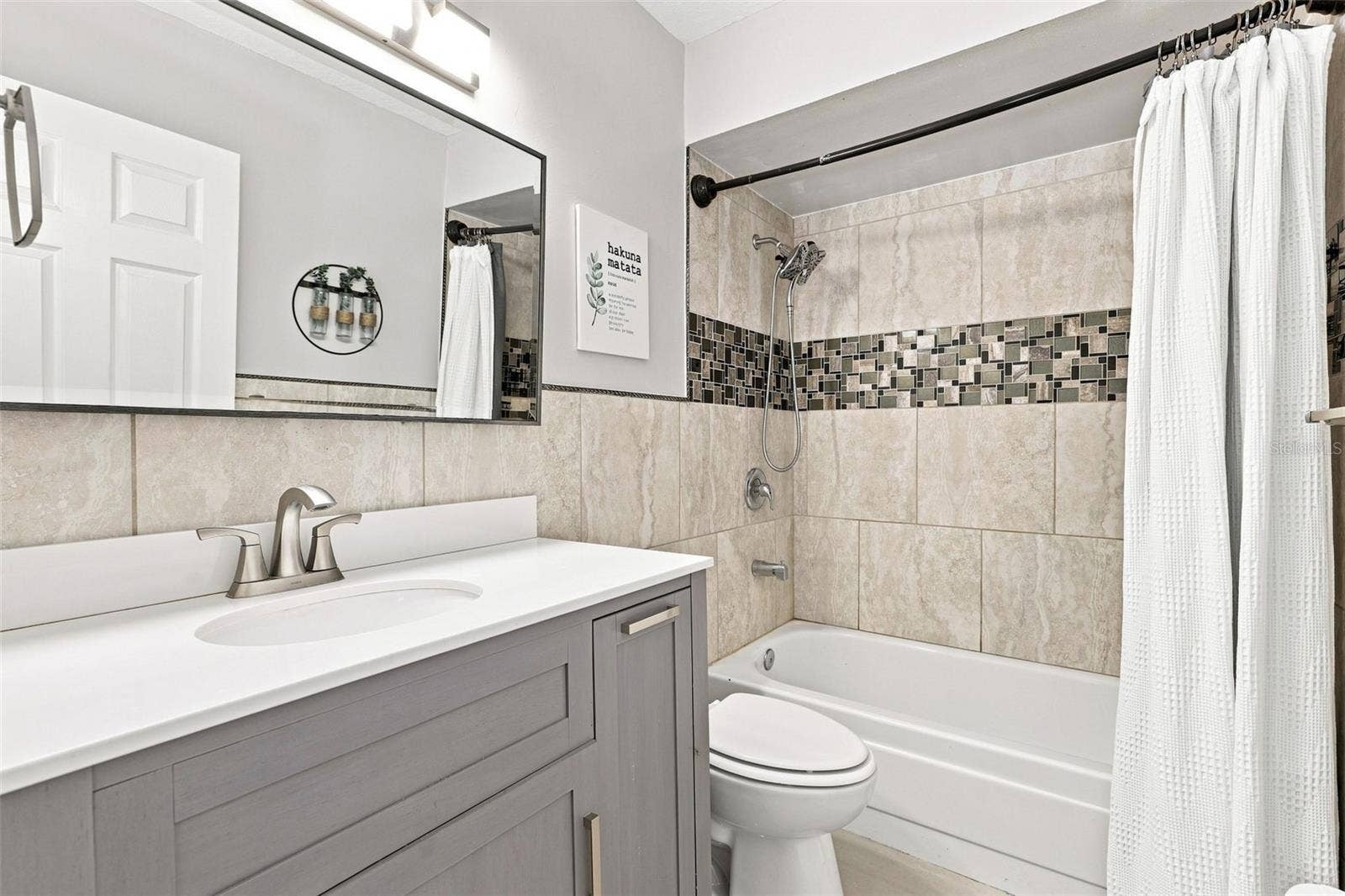 1000 LAKE OF THE WOODS BOULEVARD, #202B, Fern Park, FL 32730 1000 LAKE OF THE WOODS BOULEVARD, #202B, Fern Park, FL 32730