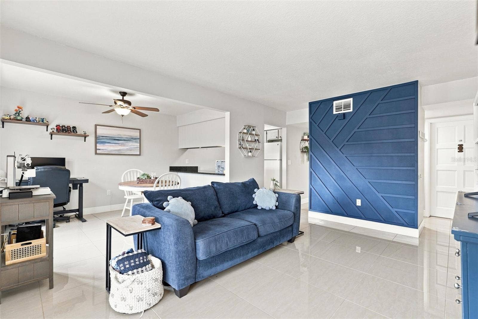 1000 LAKE OF THE WOODS BOULEVARD, #202B, Fern Park, FL 32730 1000 LAKE OF THE WOODS BOULEVARD, #202B, Fern Park, FL 32730