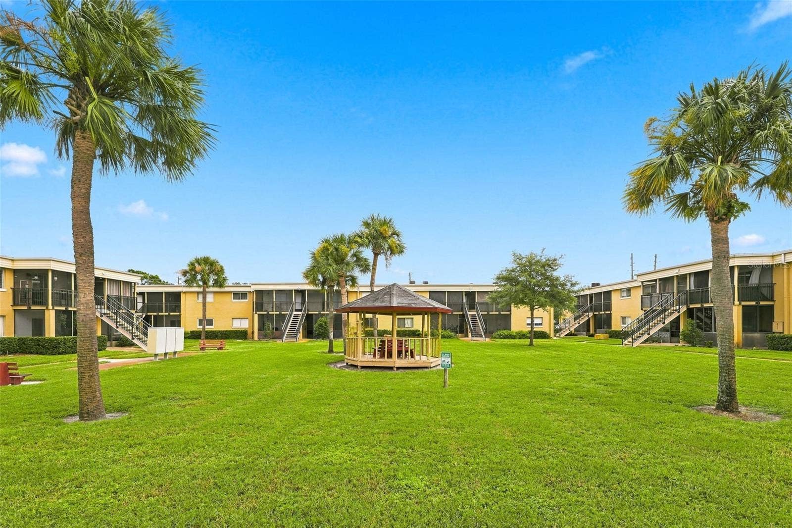 1000 LAKE OF THE WOODS BOULEVARD, #202B, Fern Park, FL 32730 1000 LAKE OF THE WOODS BOULEVARD, #202B, Fern Park, FL 32730