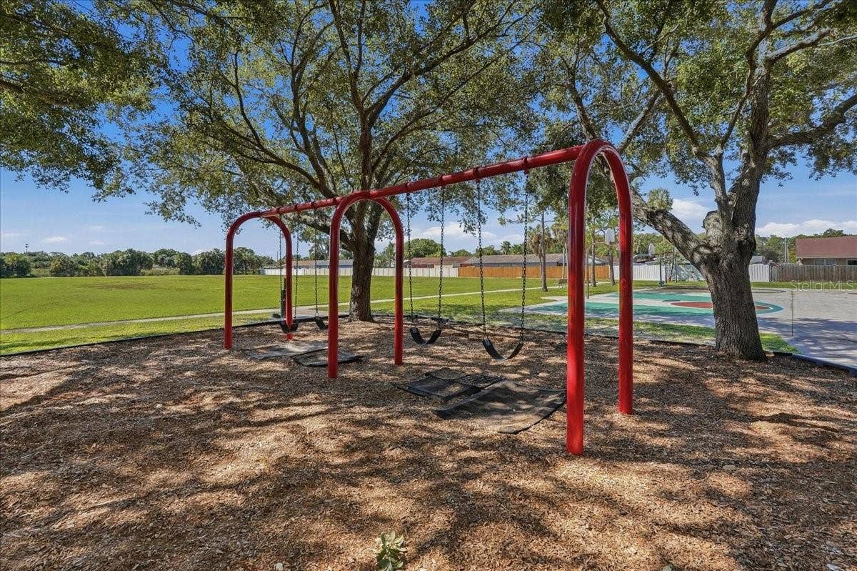 7603 WOODLAND OAKS COURT, Tampa, FL 33615