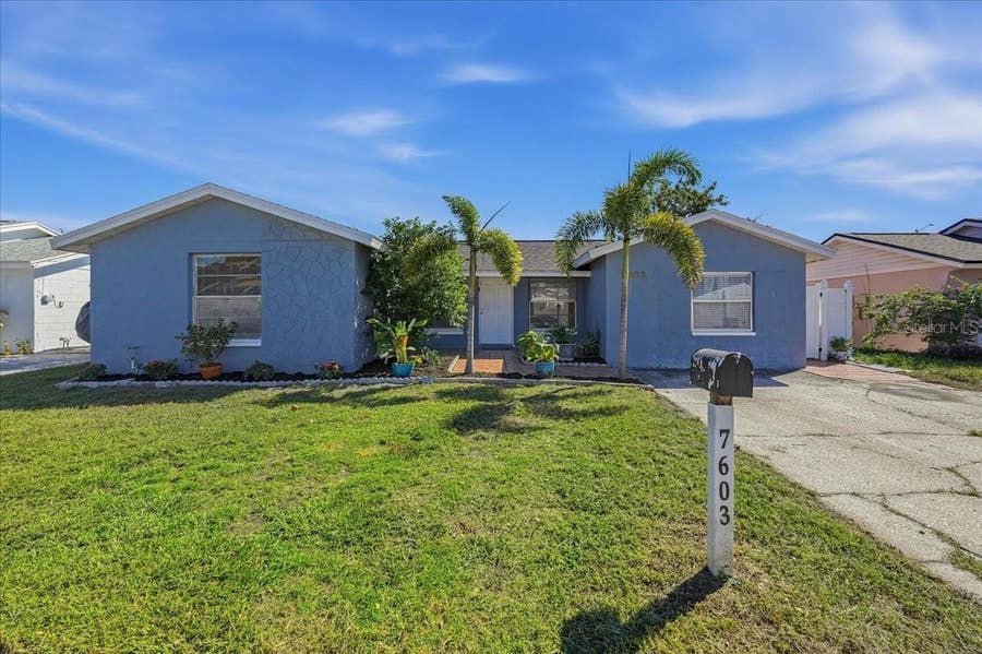 Property photo for 7603 WOODLAND OAKS COURT, Tampa, FL
