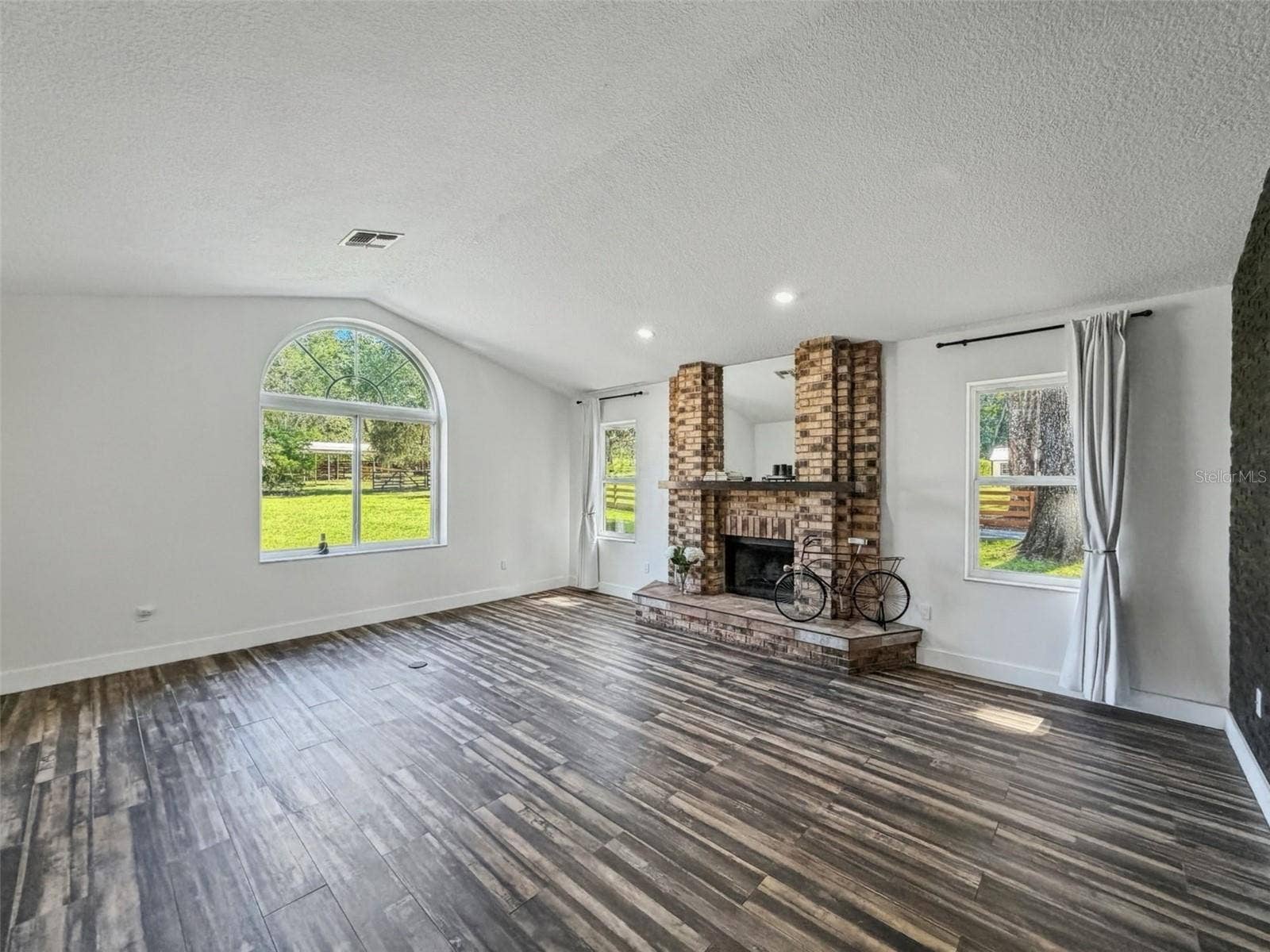 15561 PATRIOT DRIVE, Brooksville, FL 34601 Living