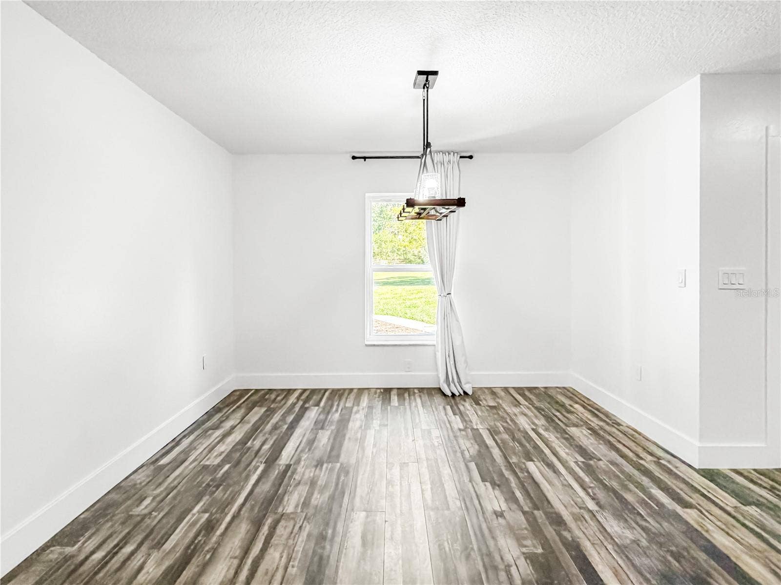 15561 PATRIOT DRIVE, Brooksville, FL 34601 Dining
