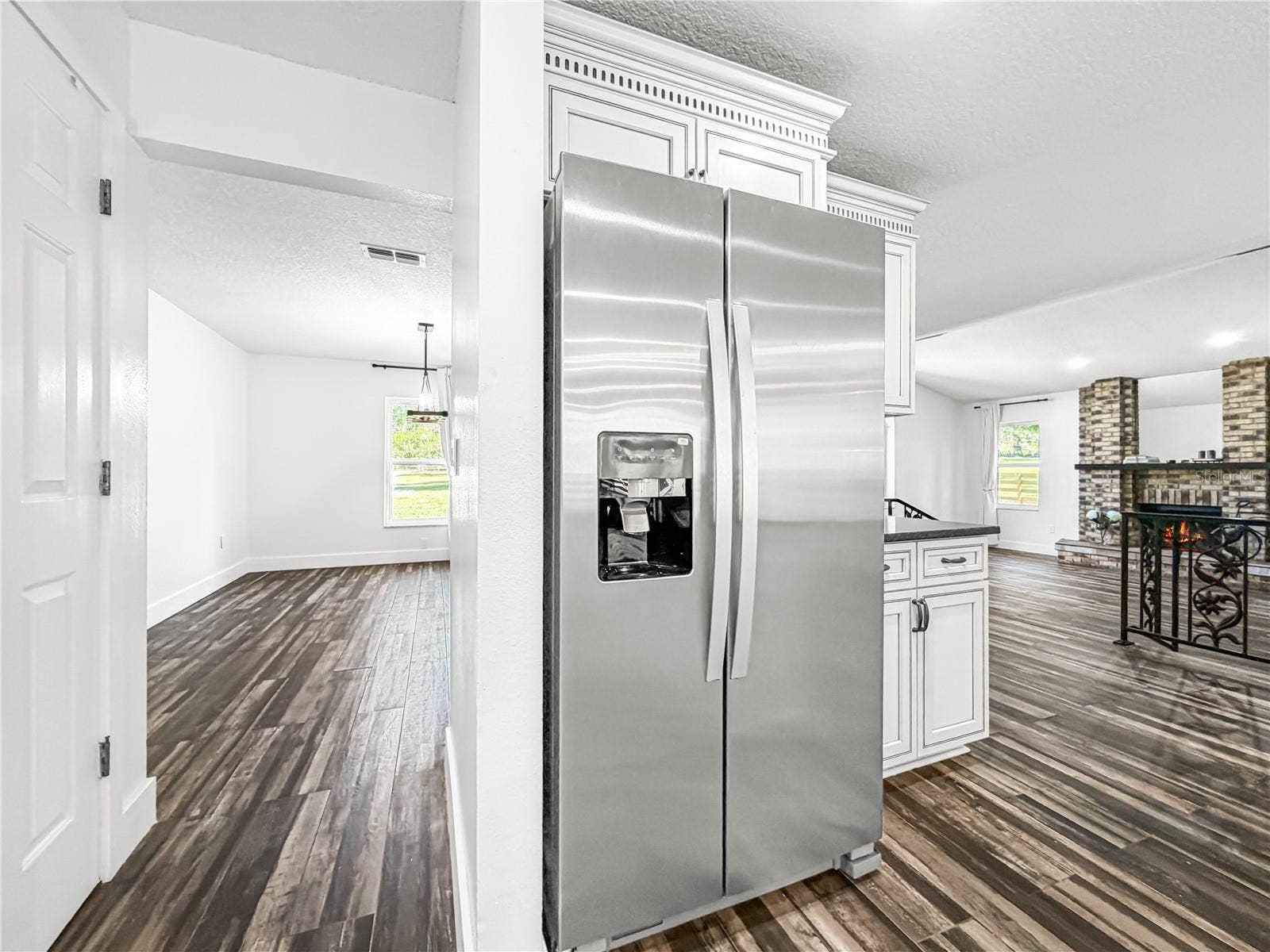 15561 PATRIOT DRIVE, Brooksville, FL 34601 Kitchen to Dining