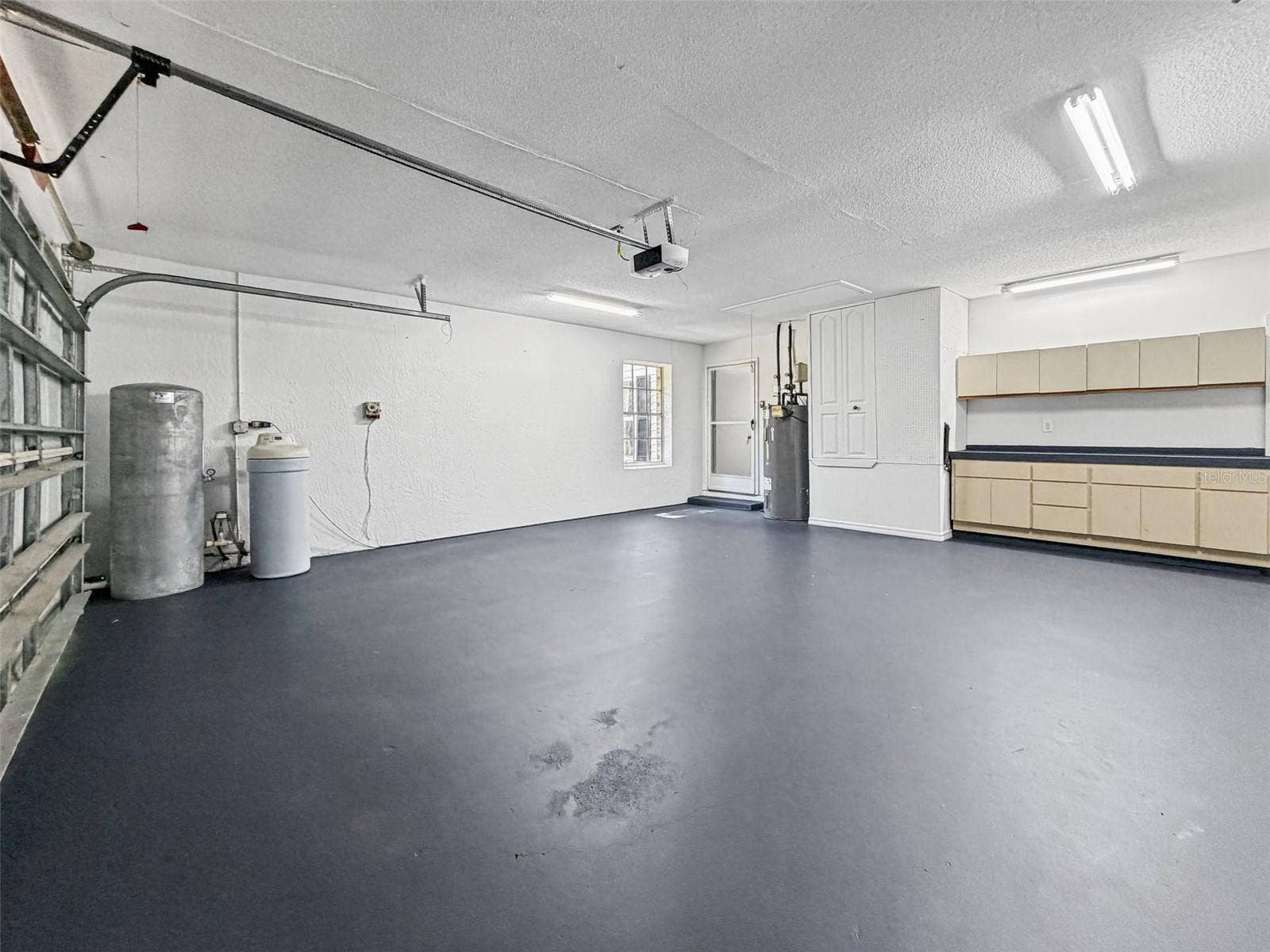 15561 PATRIOT DRIVE, Brooksville, FL 34601 Garage