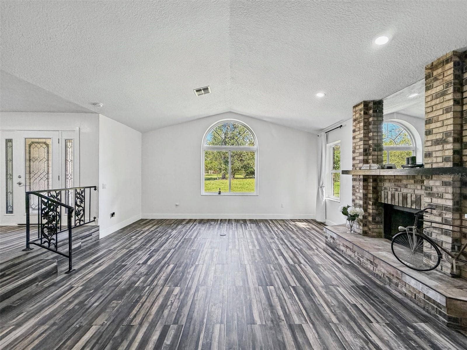 15561 PATRIOT DRIVE, Brooksville, FL 34601 Living