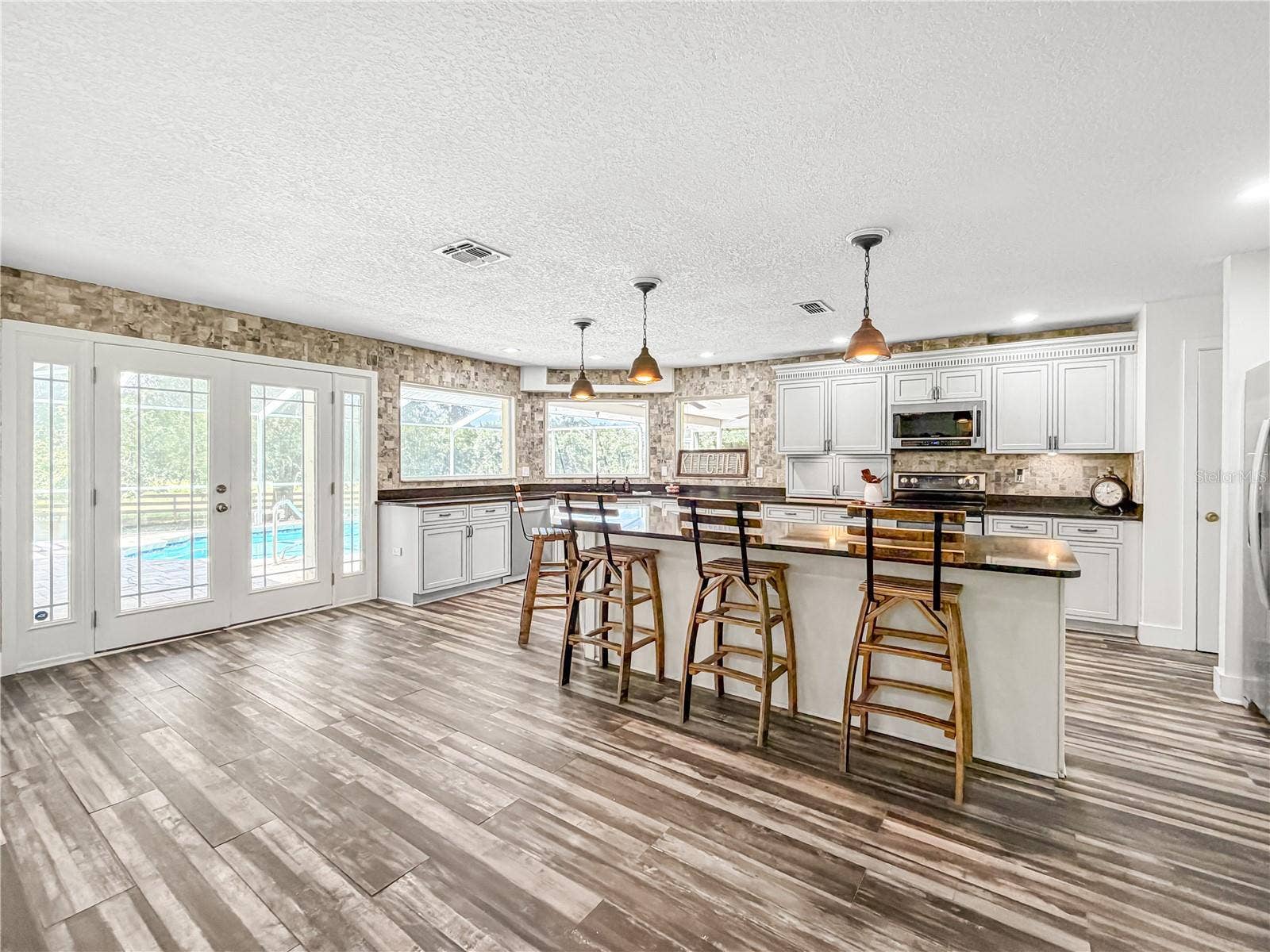 15561 PATRIOT DRIVE, Brooksville, FL 34601 Kitchen Island