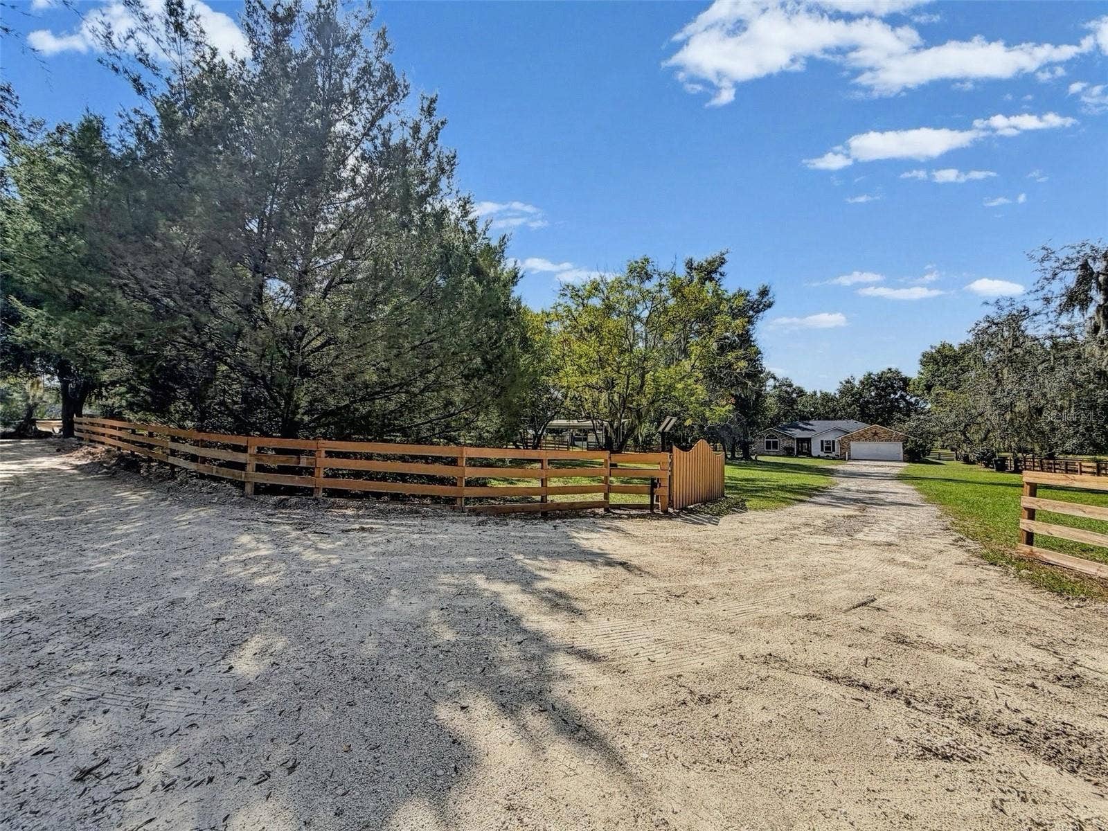 15561 PATRIOT DRIVE, Brooksville, FL 34601 15561 PATRIOT DRIVE, Brooksville, FL 34601