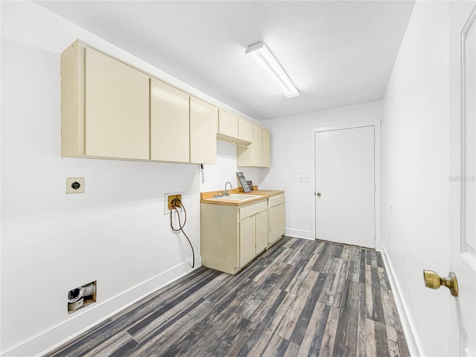 15561 PATRIOT DRIVE, Brooksville, FL 34601 Laundry Room