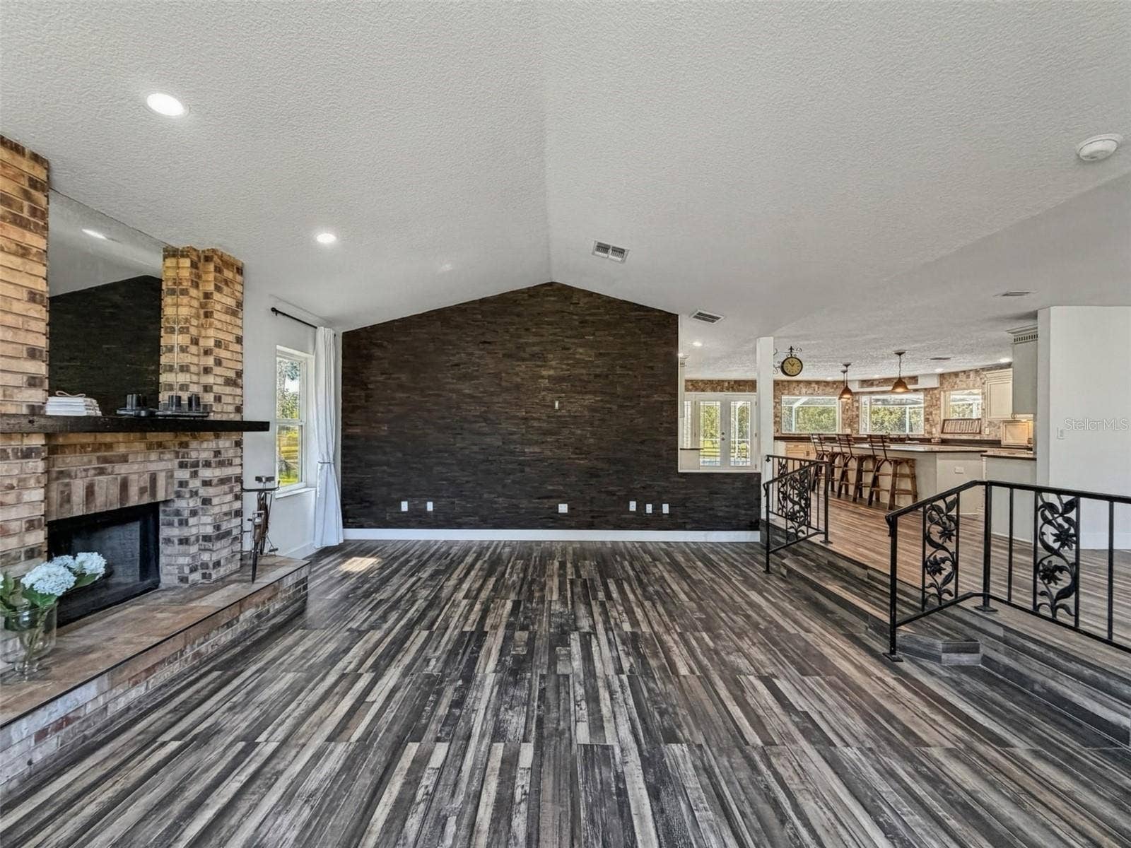 15561 PATRIOT DRIVE, Brooksville, FL 34601 Living
