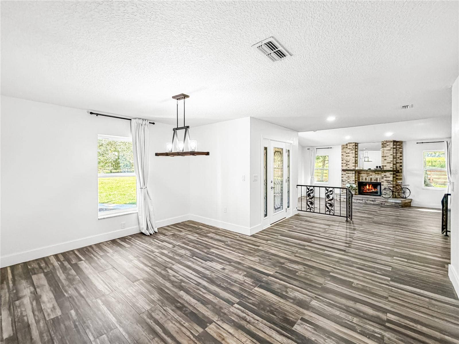 15561 PATRIOT DRIVE, Brooksville, FL 34601 Dining to Living