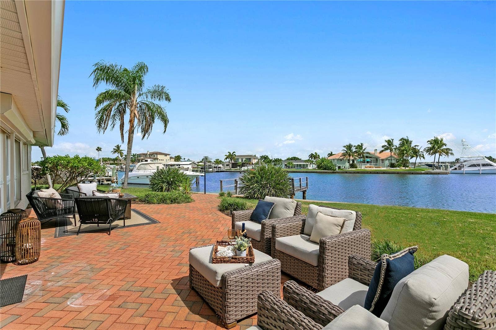 11625 6TH STREET E, Treasure Island, FL 33706 11625 6TH STREET E, Treasure Island, FL 33706