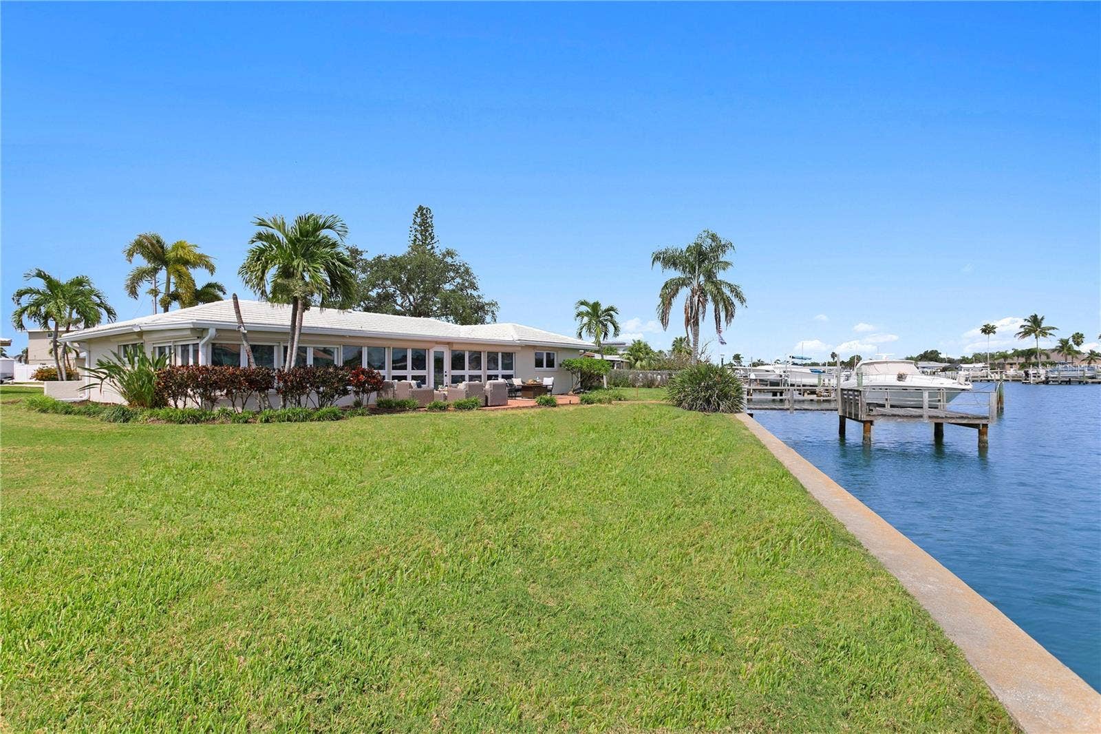 11625 6TH STREET E, Treasure Island, FL 33706 11625 6TH STREET E, Treasure Island, FL 33706