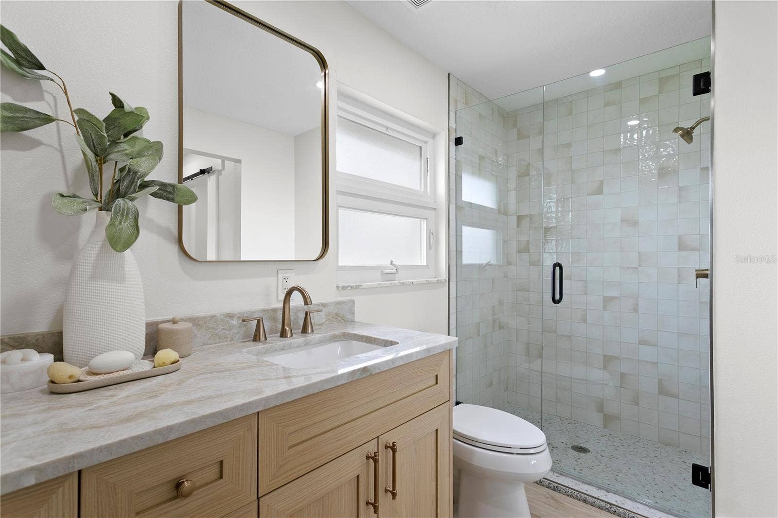 11625 6TH STREET E, Treasure Island, FL 33706 Primary Ensuite