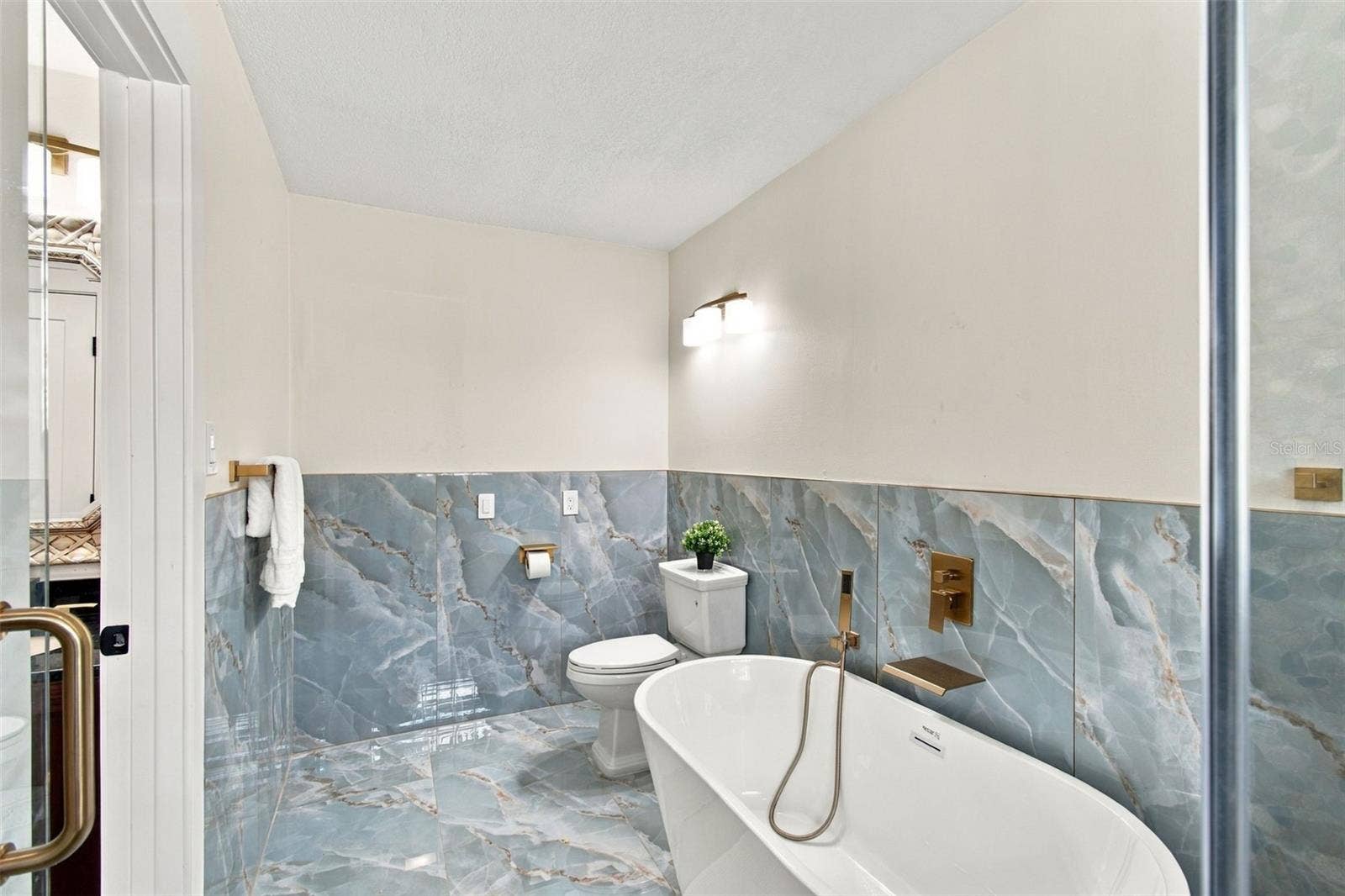 Double Vanity Ensuite