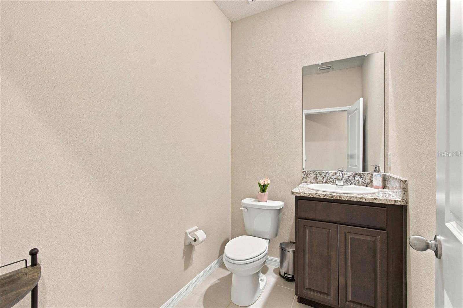 32337 CONCHSHELL SAIL STREET, Wesley Chapel, FL 33545 Half bath near garage