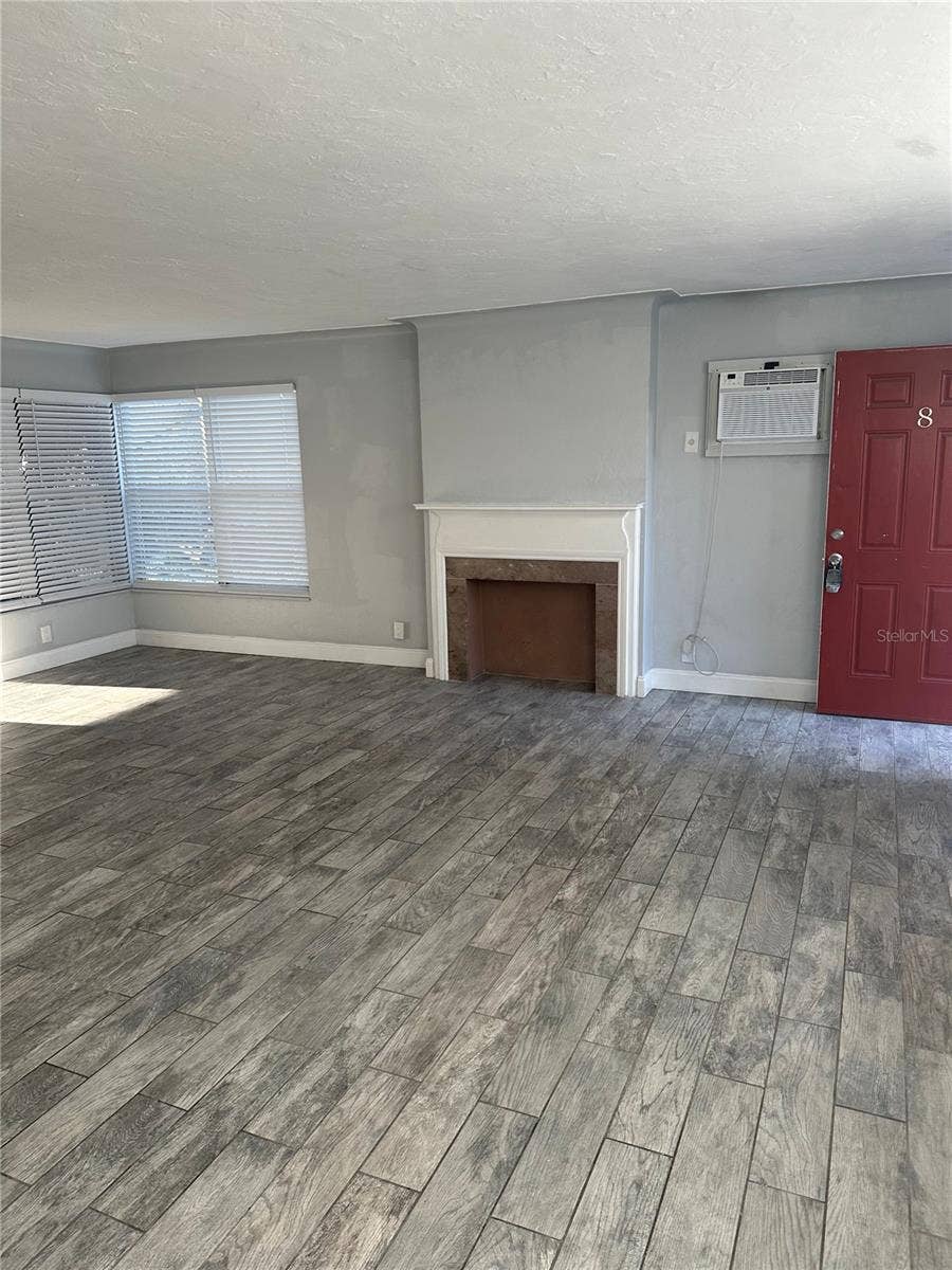 649 7TH AVENUE N, St Petersburg, FL 33701 649 7TH AVENUE N, St Petersburg, FL 33701