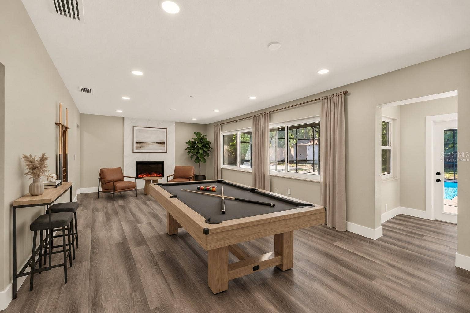 1595 OAK LANE, Clearwater, FL 33764 Virtually Staged
