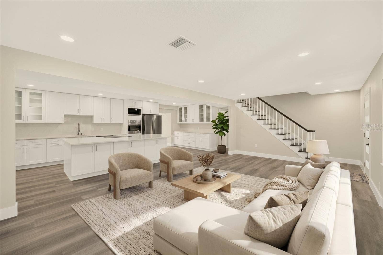 1595 OAK LANE, Clearwater, FL 33764 Virtually Staged