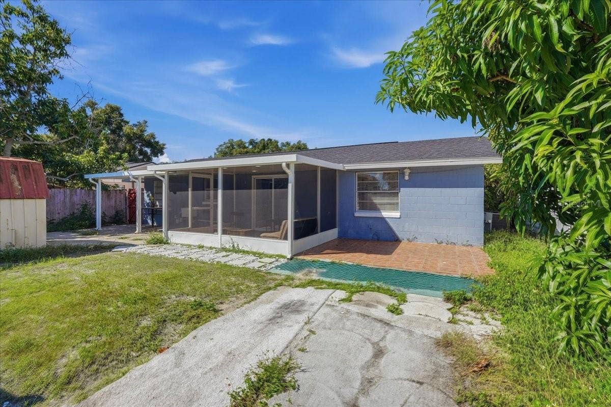 7603 WOODLAND OAKS COURT, Tampa, FL 33615 7603 WOODLAND OAKS COURT, Tampa, FL 33615