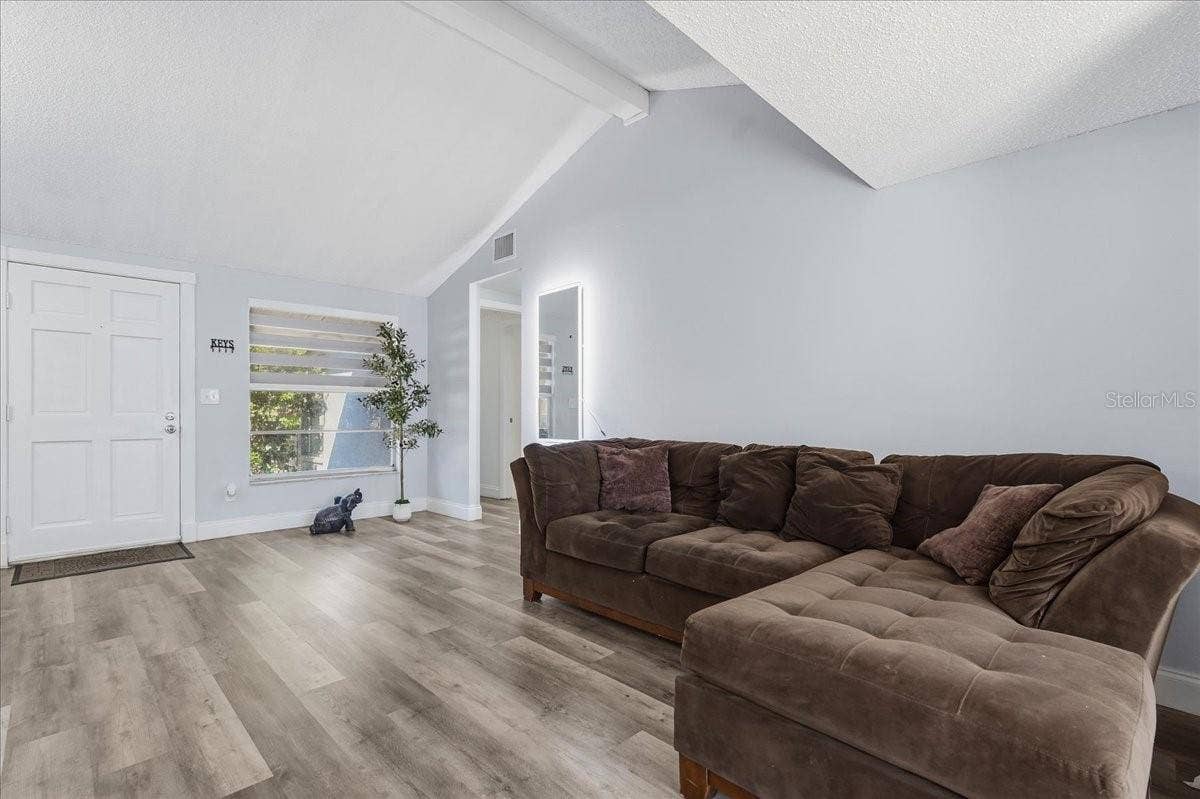7603 WOODLAND OAKS COURT, Tampa, FL 33615 7603 WOODLAND OAKS COURT, Tampa, FL 33615