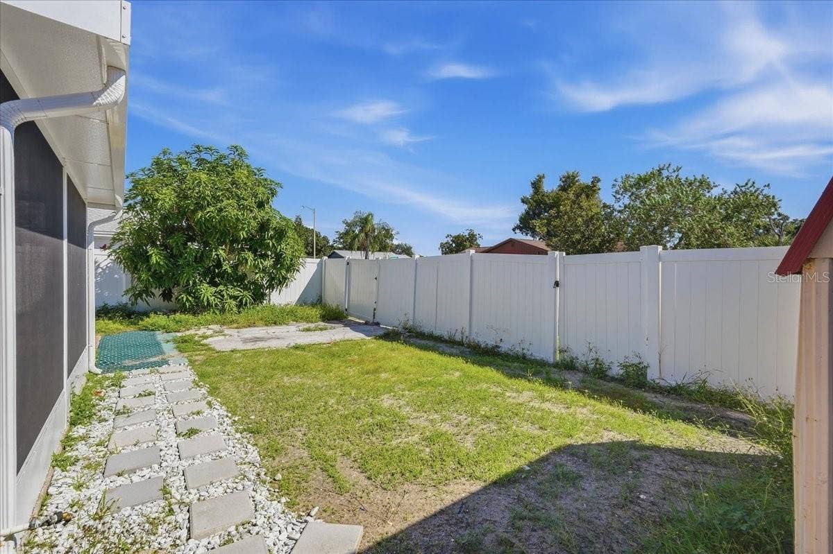 7603 WOODLAND OAKS COURT, Tampa, FL 33615 7603 WOODLAND OAKS COURT, Tampa, FL 33615