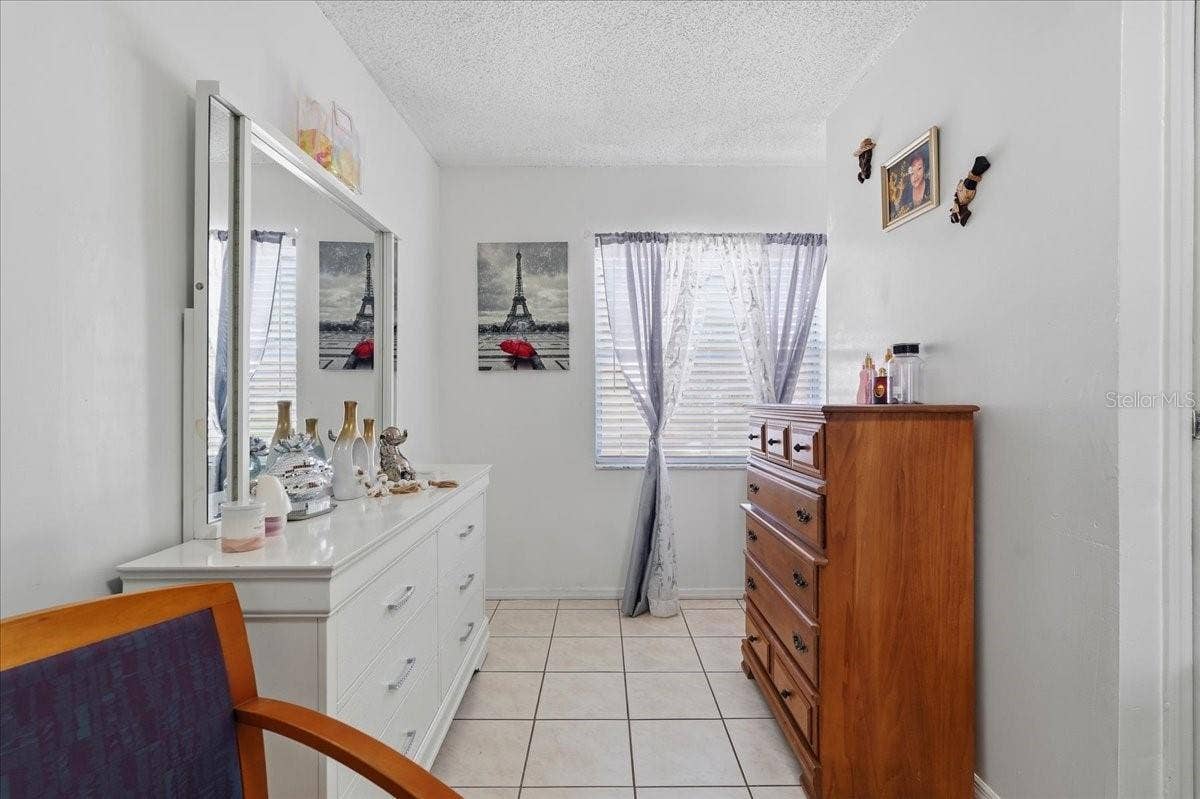 7603 WOODLAND OAKS COURT, Tampa, FL 33615 Appreciate kitchen