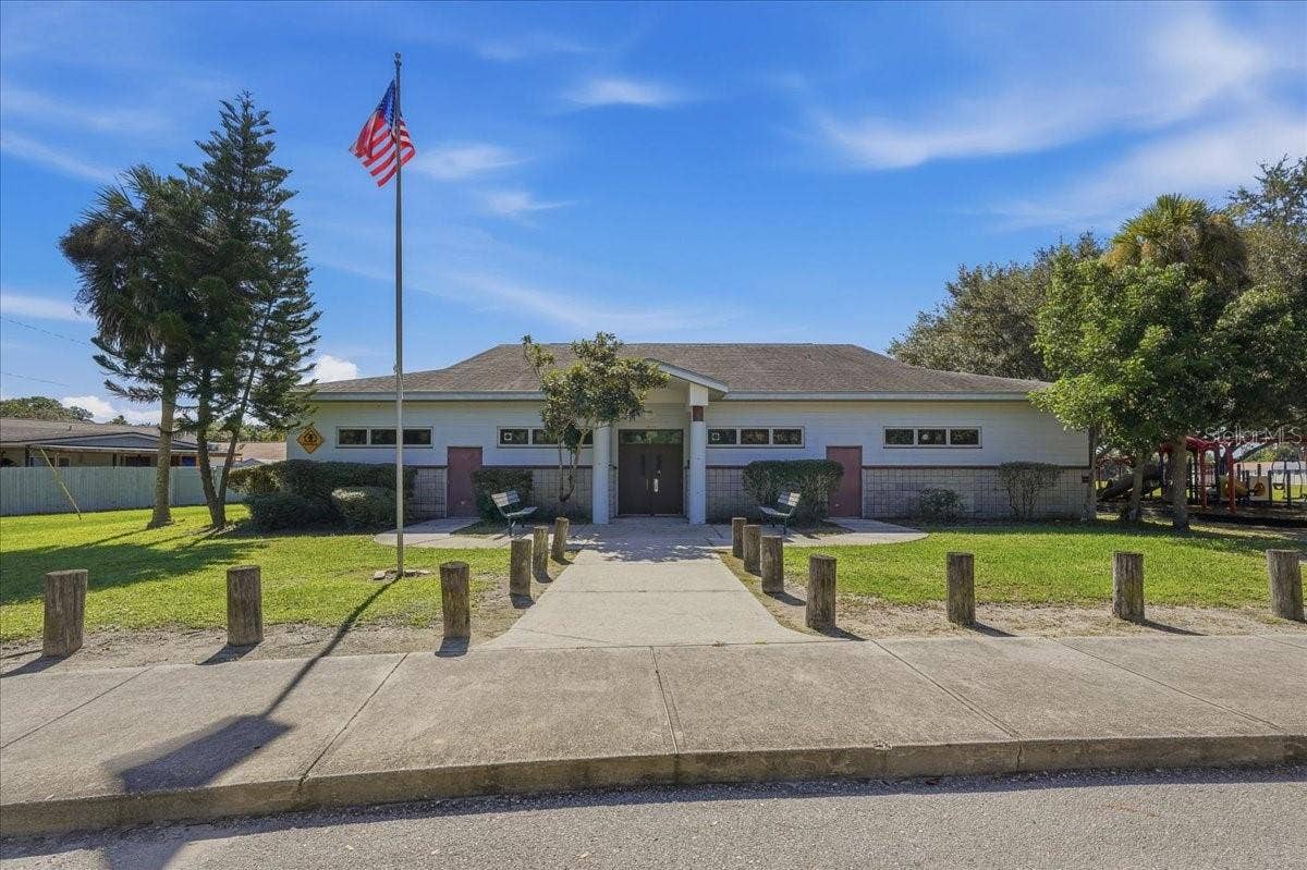 7603 WOODLAND OAKS COURT, Tampa, FL 33615 Community park 2 miles away