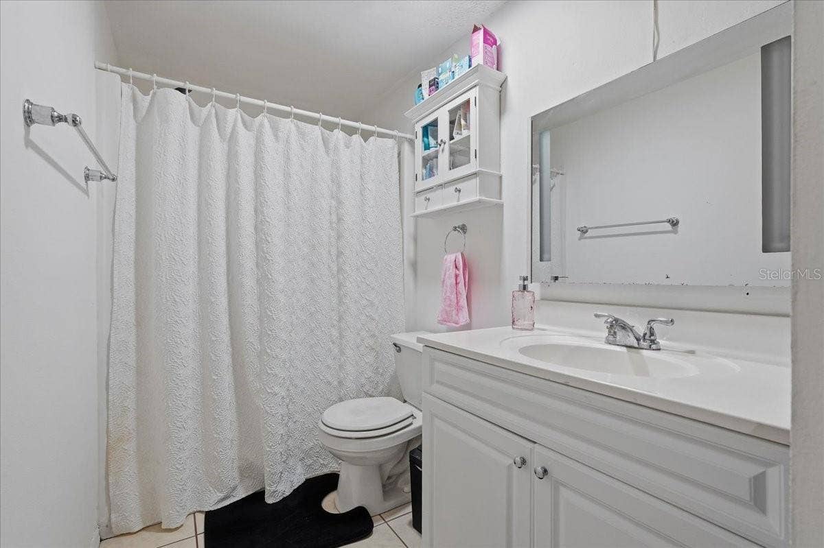 7603 WOODLAND OAKS COURT, Tampa, FL 33615 7603 WOODLAND OAKS COURT, Tampa, FL 33615