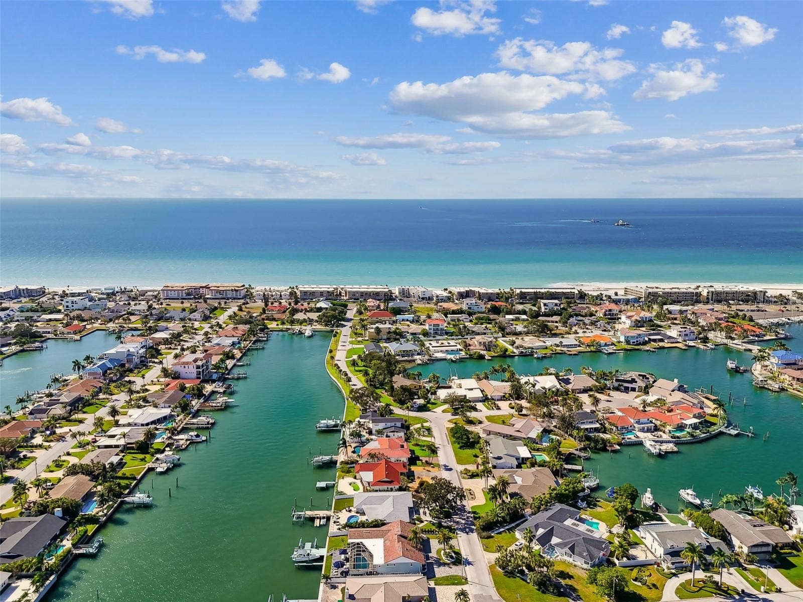320 BELLE ISLE AVENUE, Belleair Beach, FL 33786