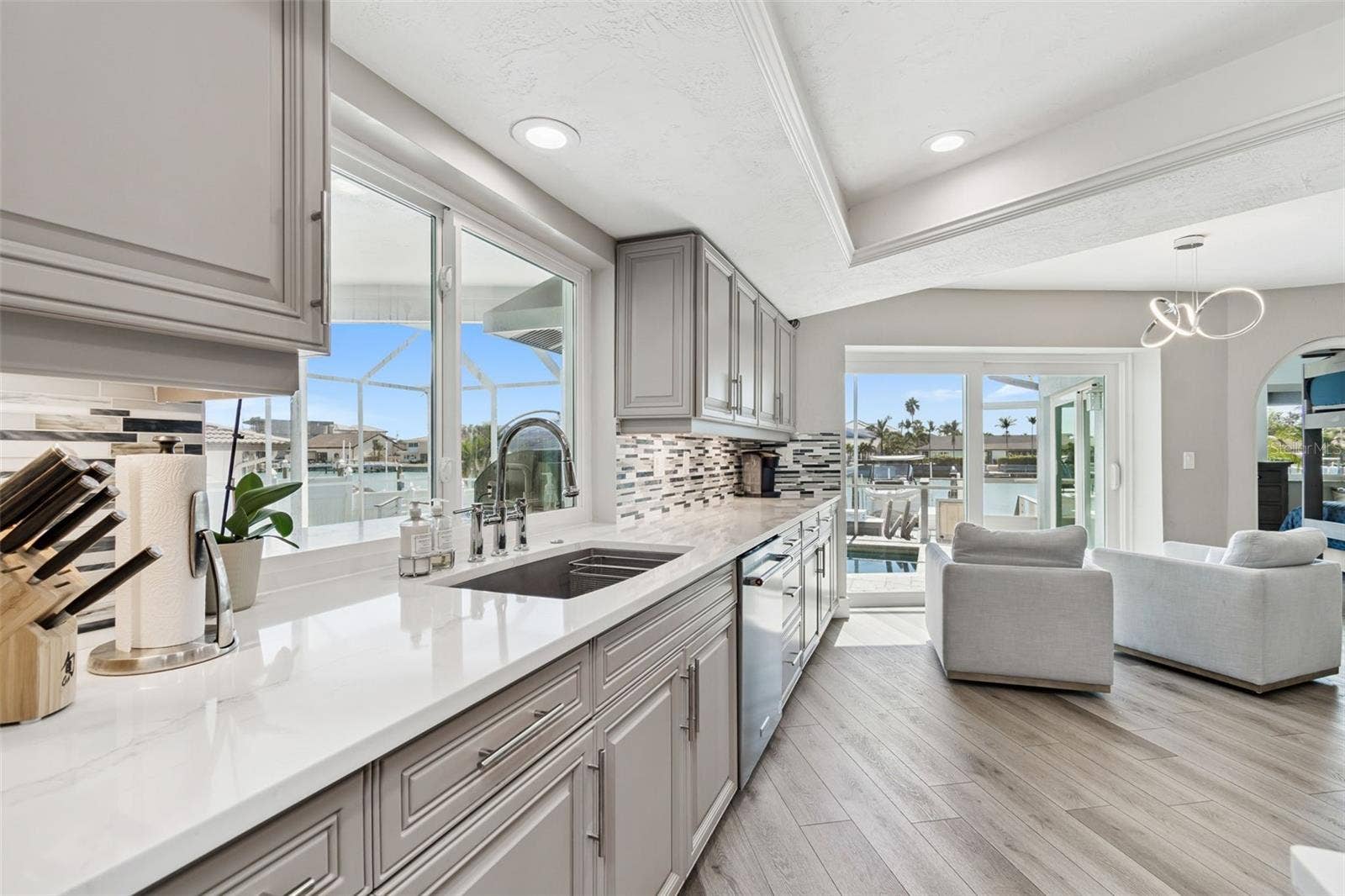 320 BELLE ISLE AVENUE, Belleair Beach, FL 33786