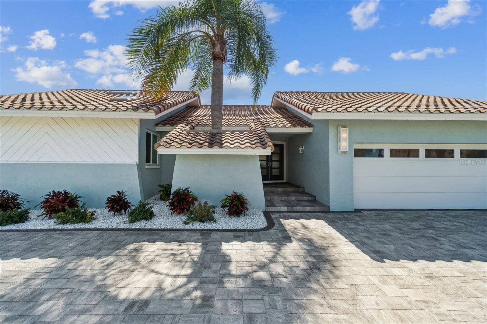 320 BELLE ISLE AVENUE, Belleair Beach, FL 33786