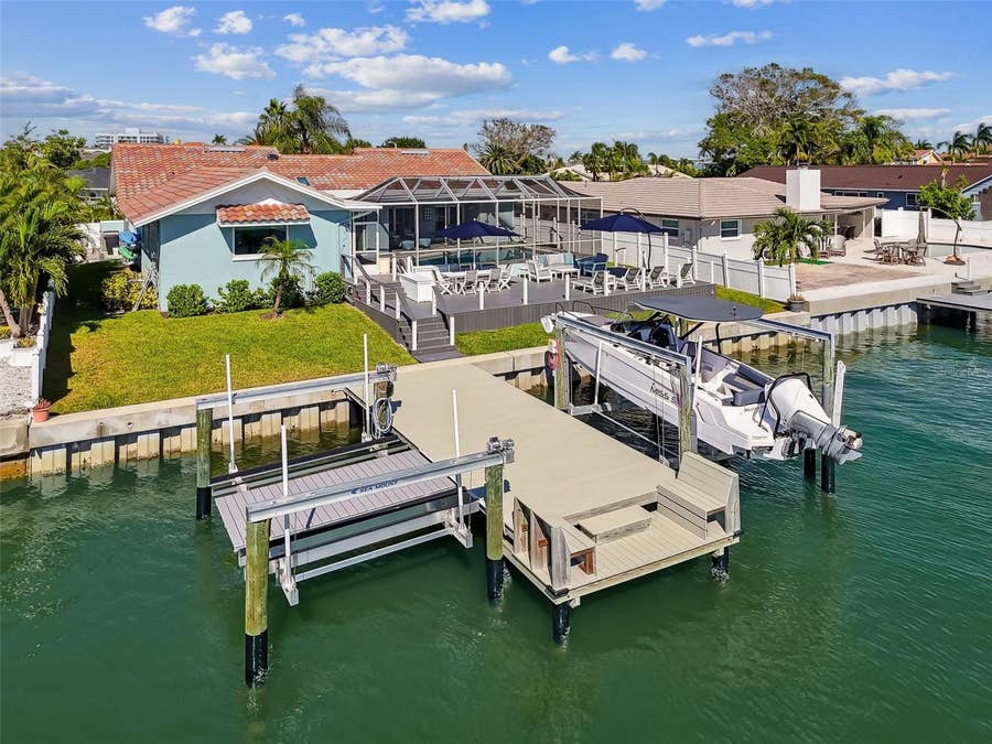 Property photo for 320 BELLE ISLE AVENUE, Belleair Beach, FL