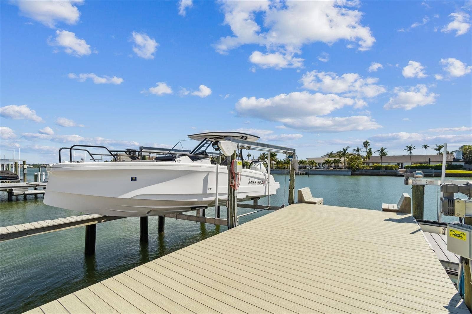 320 BELLE ISLE AVENUE, Belleair Beach, FL 33786