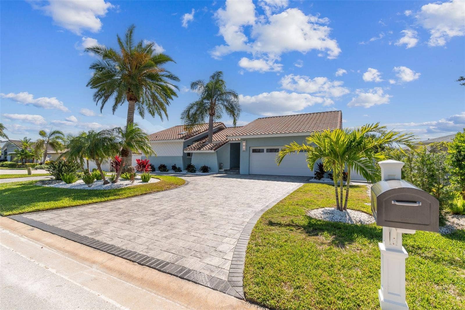 320 BELLE ISLE AVENUE, Belleair Beach, FL 33786